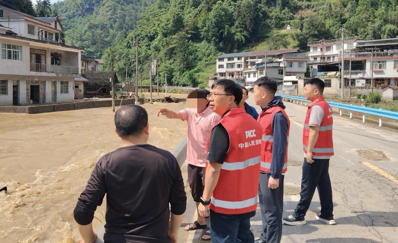人保财险黔东南分公司快速应对麻江县暴雨灾情